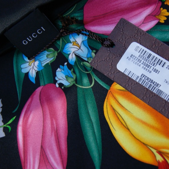 New Gucci Scarf Iconic Floral Silk Wrap with Gucci Gift Box - Picture 9 of 15
